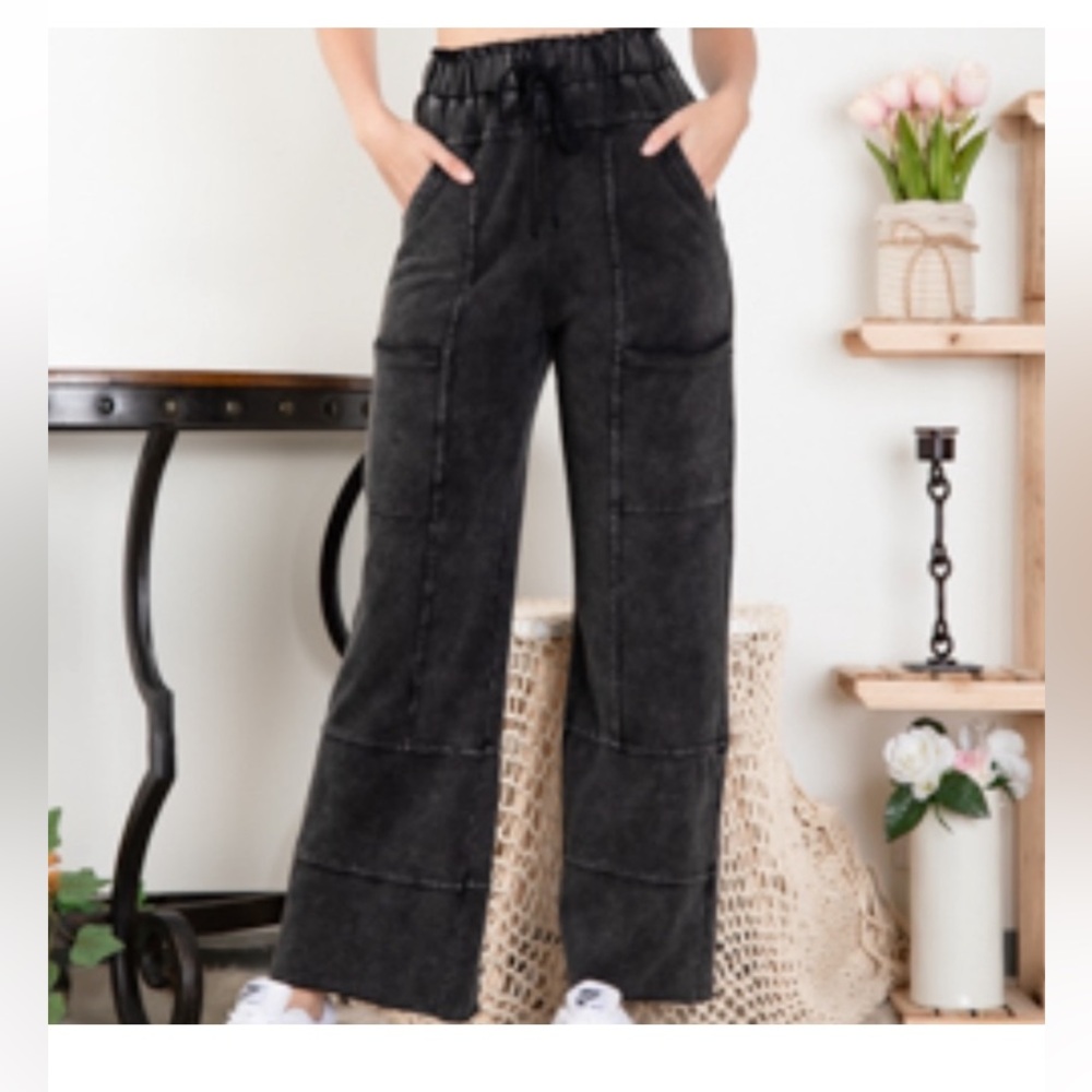 NWT Blue Velvet Washed Black Wide-Leg Pants with raw hem - Picture 3 of 5